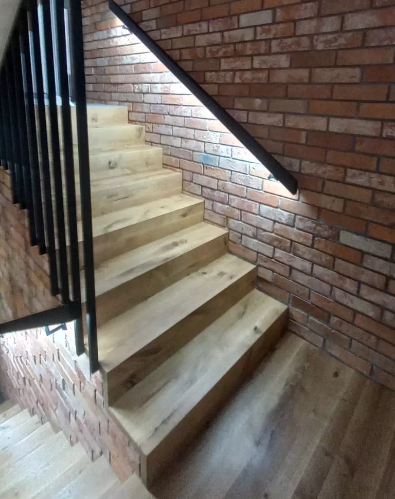 podświetlane barierki na schodach