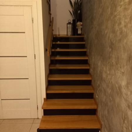 schody-debowe-lakierowane-02