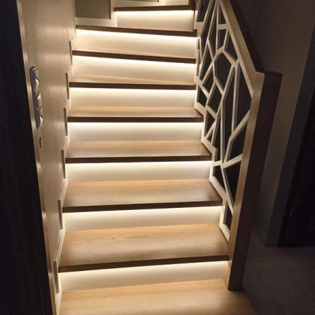schody-jesionowe-bejcowane-balustrada-02